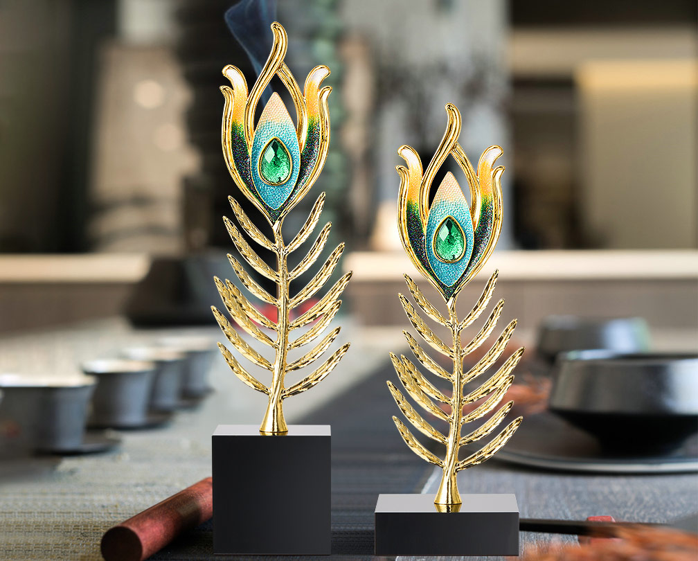 Luxuriae Peacock American-style Lux Feather Creative Ornamentum Modern Model Home Home Decor Item cum Enamel Craftsmanship.